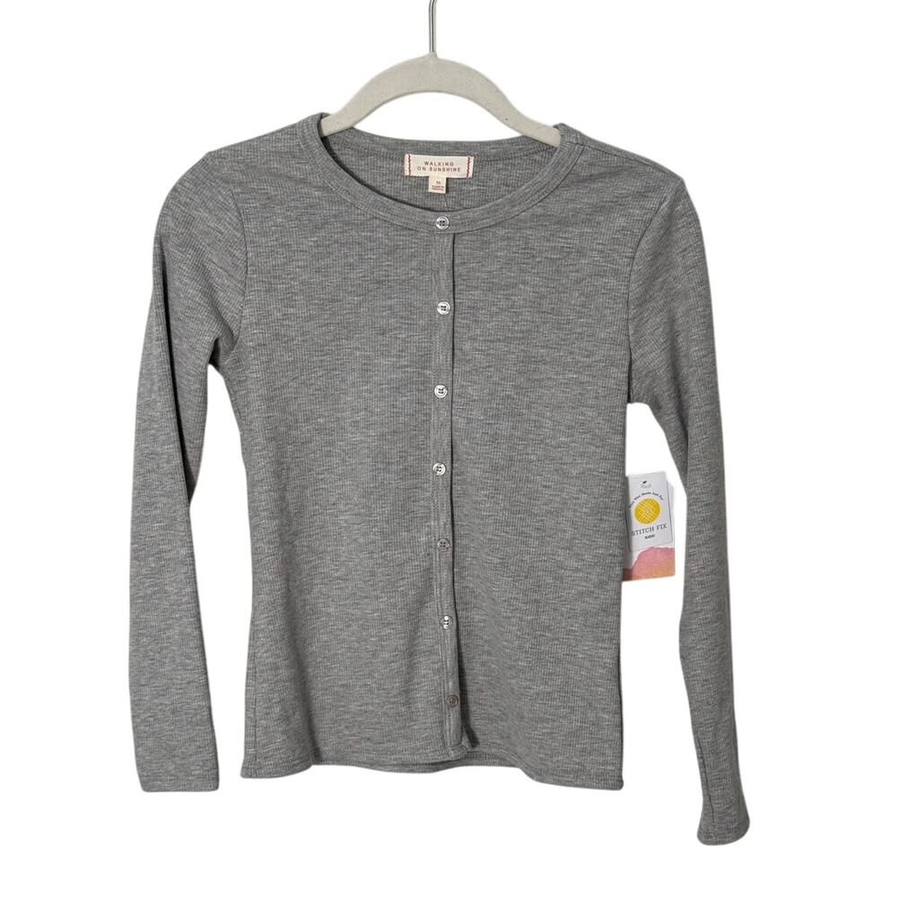 NWT Girls Stitch Fix Walking on Sunshine‎ Lola Button Front Top Grey Size M